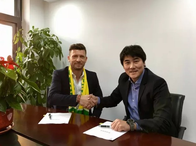 小因扎吉首先表示：“我们球队感到非常高兴，我们在小组赛保持不败，这不是所有球队都能取得的成绩。